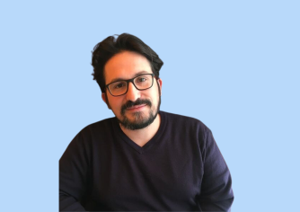 Julien Gallo fond bleu